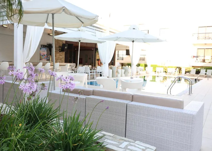 Senator Hotel Apartments - Adults Only